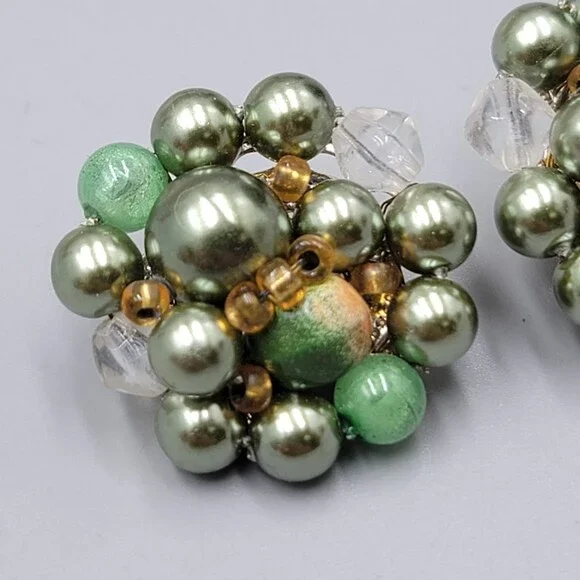 Vintage Green Cluster Bead Clip on Earrings 1" - Picture 3 of 6